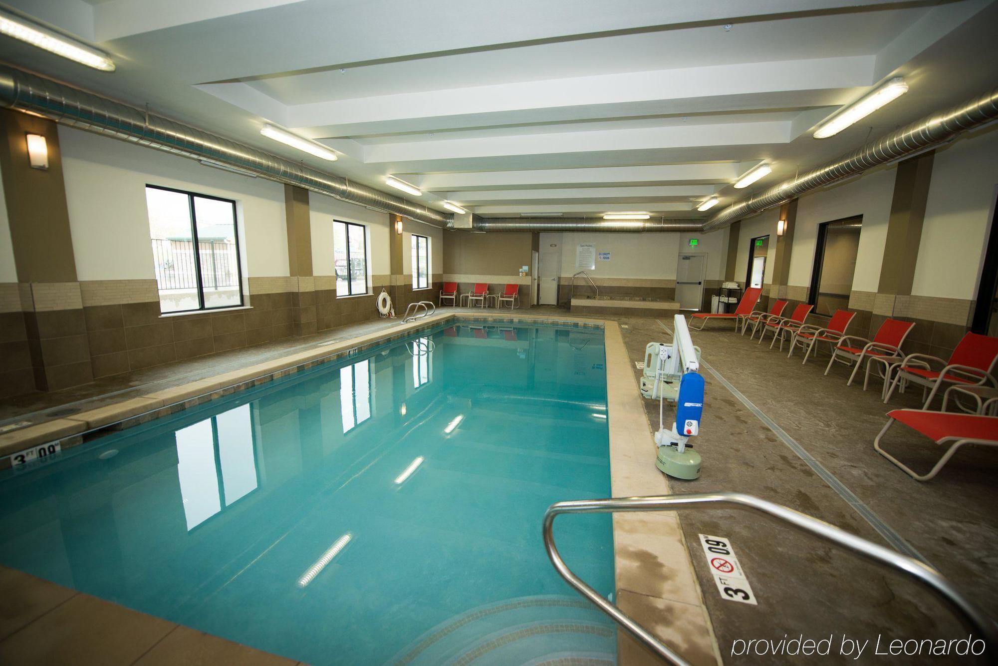 Holiday Inn Express & Suites Denver South - Castle Rock By Ihg Buitenkant foto