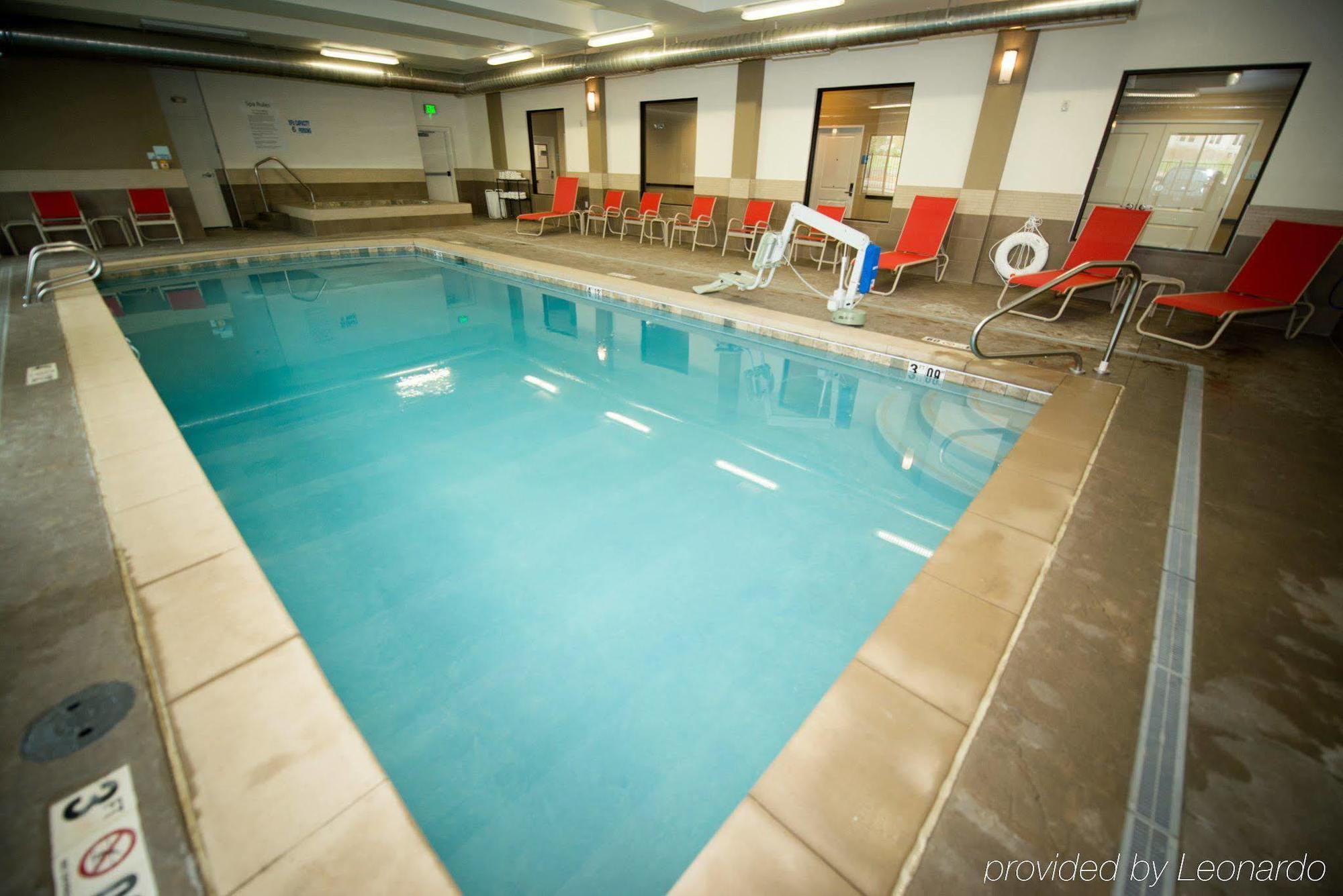 Holiday Inn Express & Suites Denver South - Castle Rock By Ihg Buitenkant foto